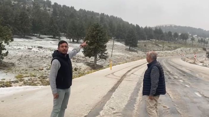 Mersin'de kar yağışı etkisini gösterdi! Toroslar beyaza büründü