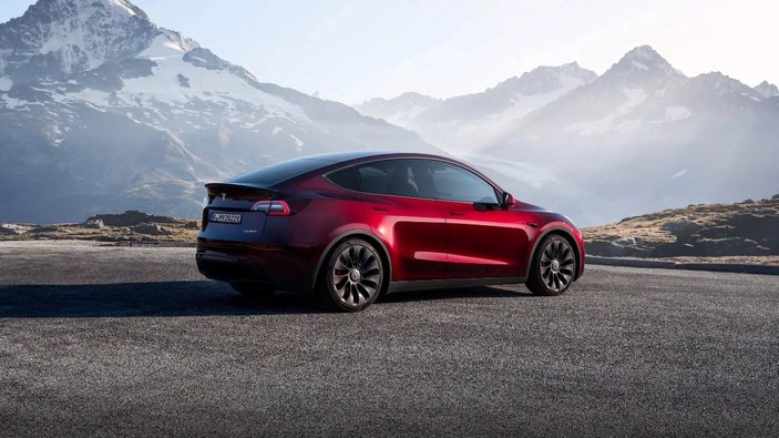 Tesla, satışları artırmak için ilk kez reklamlara başvuracak