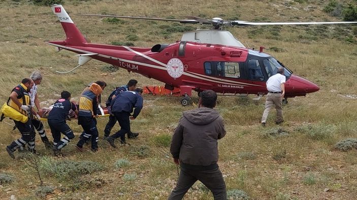 Konya'da dağda fenalaştı: İmdadına ambulans helikopter yetişti