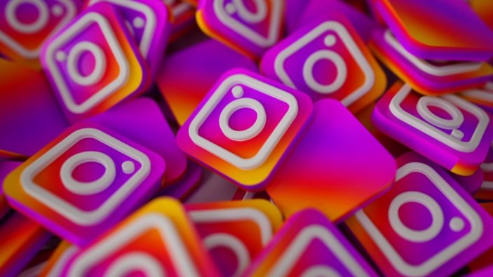 İlk sıradaki ismi kimse beklemiyordu! Instagram'da en fazla takipçisi olan Türk ünlüler