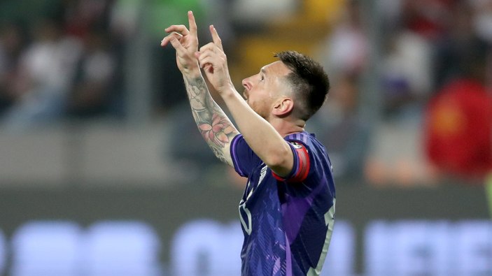 Lionel Messi rekorla doymuyor! Luis Suarez'i geride bıraktı