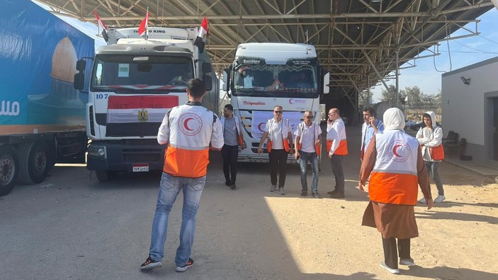 Refah Sınır Kapısı'ndan 5. yardım konvoyu geçti