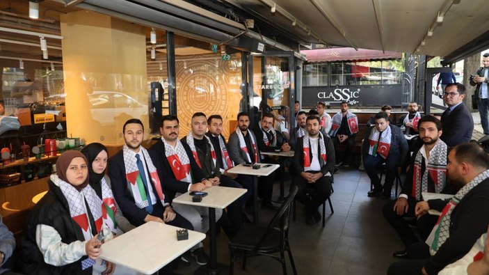 AK Parti Gençlik Kollarından İsrail destekçilerine yer kapatma eylemi: "Say Stop"