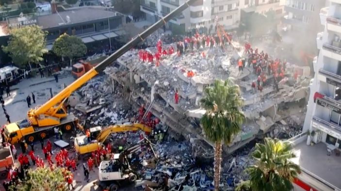 Fahrettin Koca, İzmir depreminin 3. yıl dönümünü andı: Yaşadığımız tüm depremlerin acısı ortak acımızdır