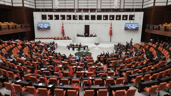TBMM'de milletvekillerine 'sigara yasağı' uyarısı