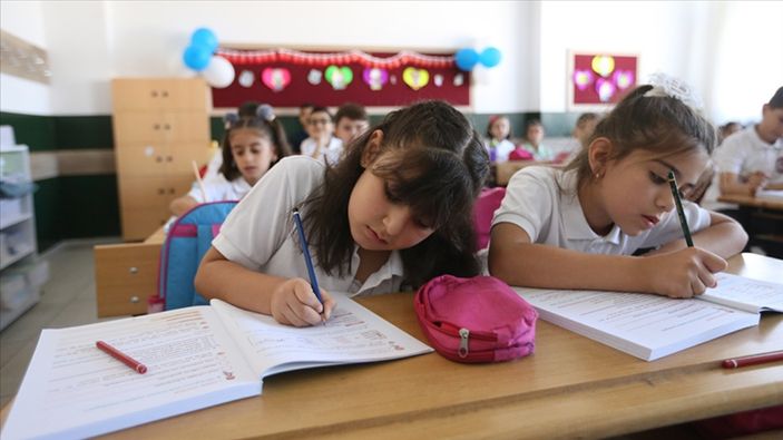 Marmara sarsıldı! Yalova'da deprem nedeniyle eğitime ara verildi