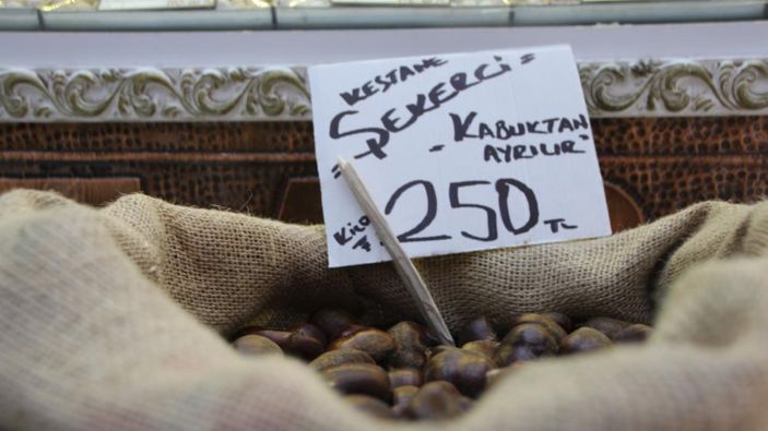 Kestane mevsimi geldi, tezgahta alıcısını bekliyor