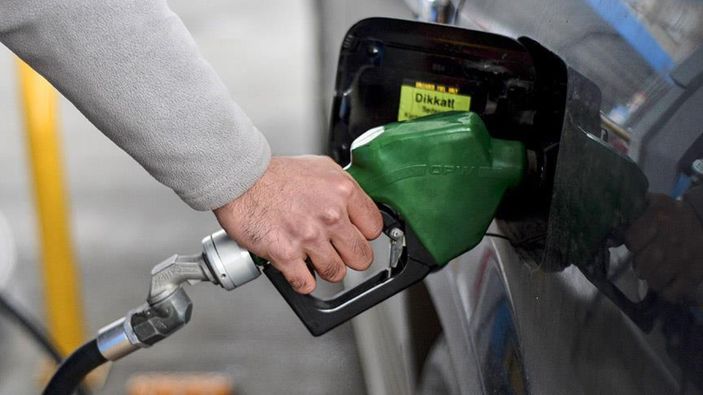 İndirim üzerine indirim! Araç sürücülerine müjde: Motorinde tabela değişiyor