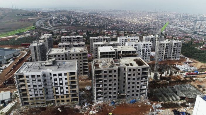 İskenderun'daki 3 bin 986 deprem konutunun inşası sürüyor