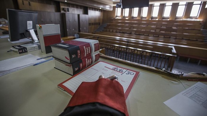 Yargıtay'dan yanaktan öpme davasında karar