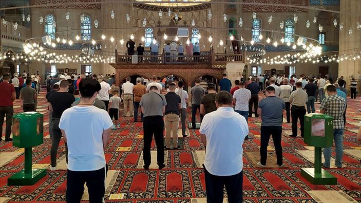 Türkiye genelinde şehitler için bugün sabah namazında buluşulacak