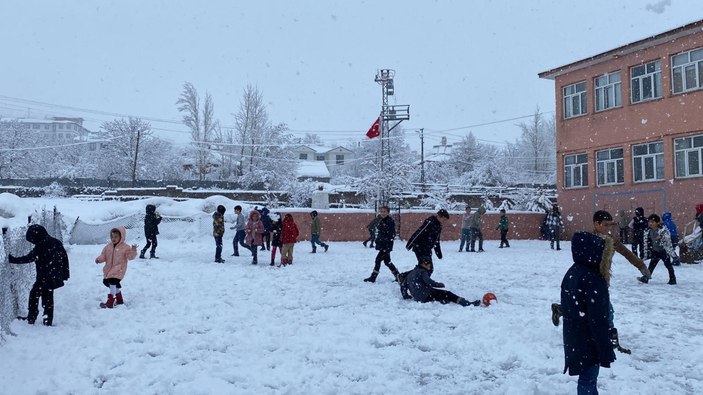 Bingöl güne karlı başladı! Eğitim ve öğretime 1 gün ara verildi