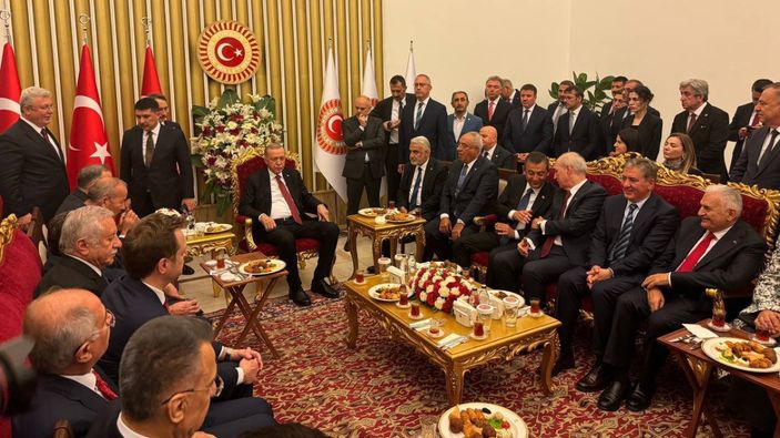 Cumhurbaşkanı Erdoğan Özgür Özel ile görüştü