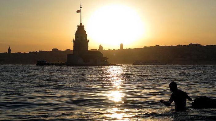 Meteoroloji uyardı: Sıcaklık artıyor, dışarı çıkmayın...