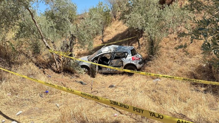 Aydın'da köpeğe çarpmamak isteyen sürücü kaza yaptı: 2 ölü