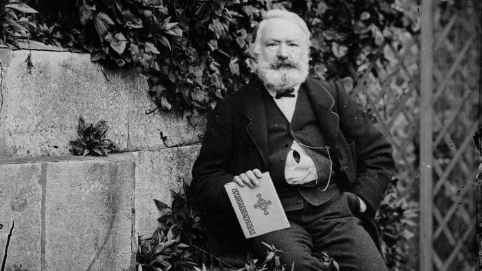 Dünyaca ünlü yazarların kitaplarla ilgili ilham dolu sözleri; Cemil Meriç'ten bir söz: Kitap benim limanımdır