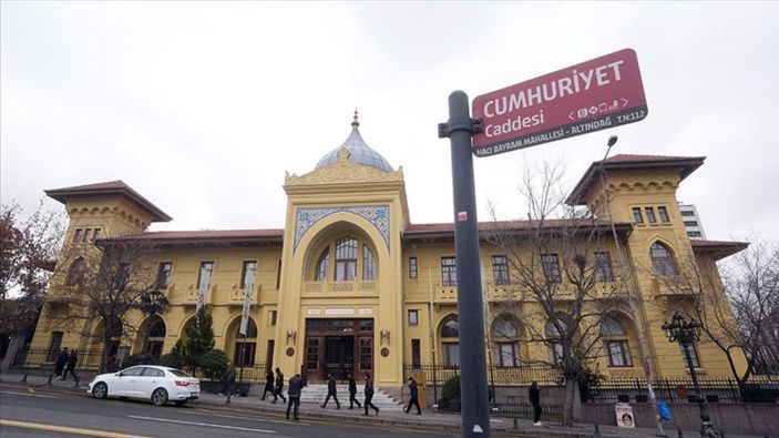 Ankara Palas Müzesi, 1200'e yakın tarihi eserle ziyaretçileri ağırlıyor
