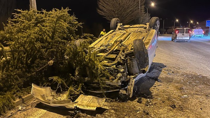Kütahya'da otomobil takla attı: 3 yaralı