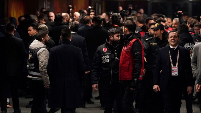 Fenerbahçe - Galatasaray derbisinde 30 bin 199 polis görev yapacak