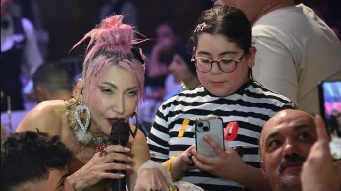Hande Yener "Abla" diyen hayranına kızdı: "Abla kelimesini kullanmıyoruz"