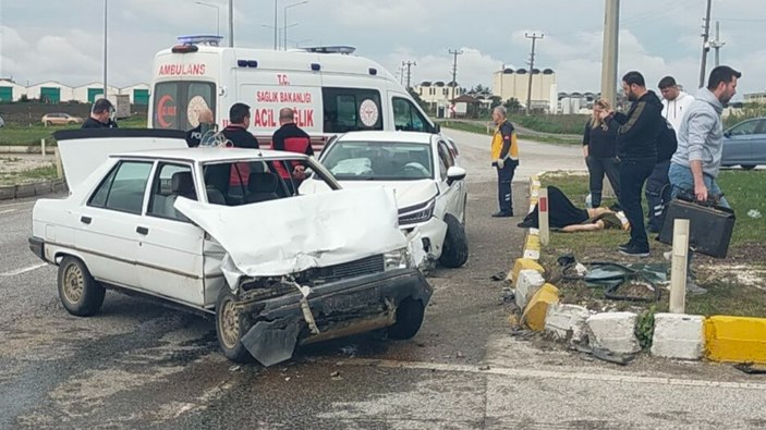 Edirne'de iki otomobil çarpıştı, 2 kişi yaralandı