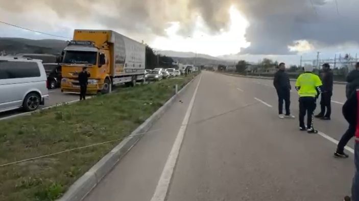 Sivas’ta yüksek gerilim hattı koptu: D-100 Karayolunda trafik aksadı