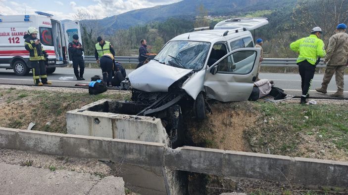 Karabük'te hafif ticari araç beton menfeze çarptı: 1 ölü