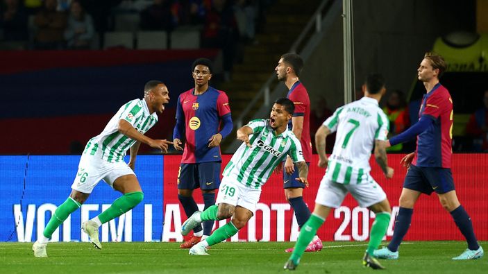 Barcelona, Real Betis maçında fırsatı tepti