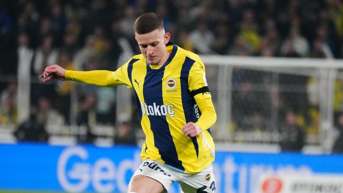 Sebastian Szymanski, Fenerbahçe'de 100. resmi maçına çıktı