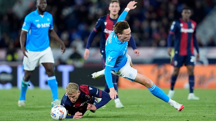 Napoli deplasmanda Bologna'ya takıldı