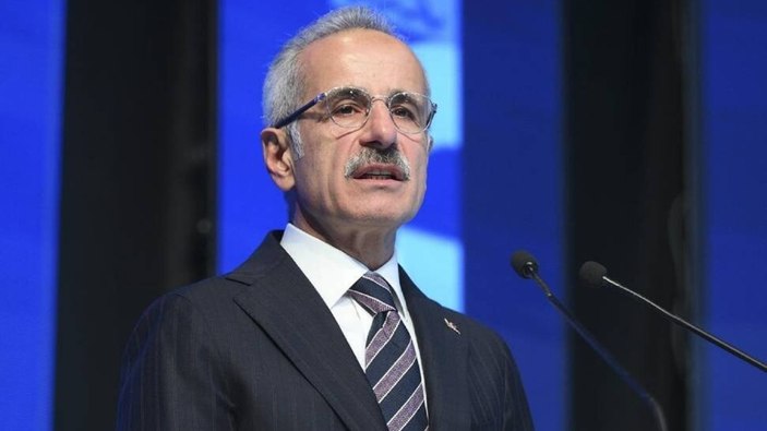 Abdulkadir Uraloğlu, Instagram'a gelen 16 yaş altı kullanıcılara yönelik kararı değerlendirdi