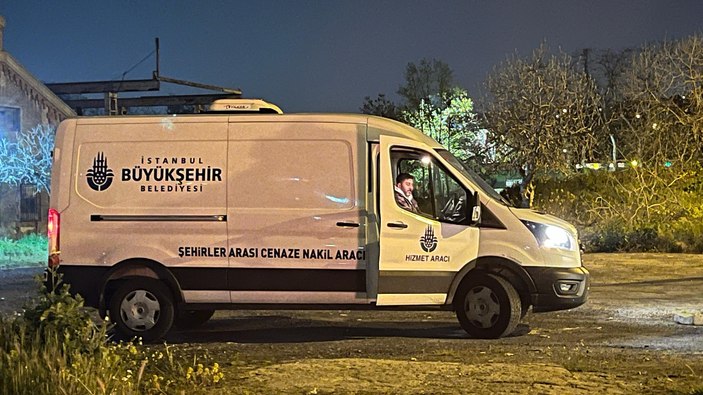 İstanbul'da boş arazide çürümüş halde erkek cesedi bulundu