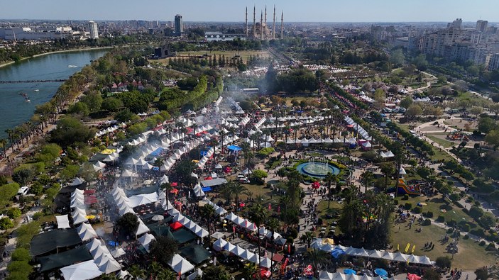 Adana'da festival bitti, hijyenden uzak işletmelere ceza kesildi