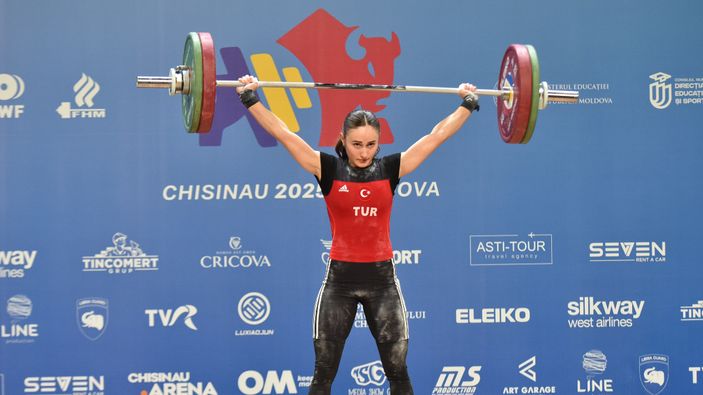Cansel Özkan, Avrupa Şampiyonası'nda bronz madalyanın sahibi oldu