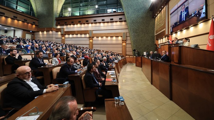 İBB Meclisinde, belediyenin 264 milyar 916 milyon liralık borcu gündeme geldi