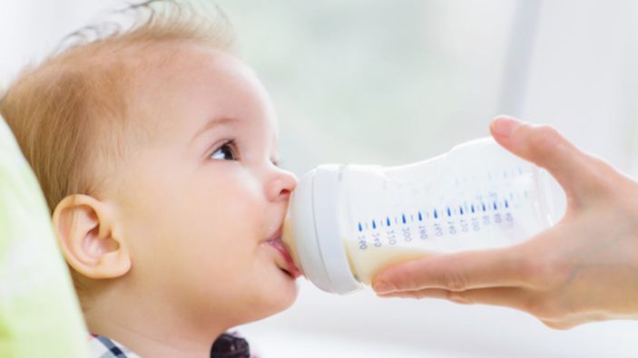 Ebeveynler dikkat: O bebek maması acil koduyla toplatılıyor! Organ hasarına neden olabiliyor