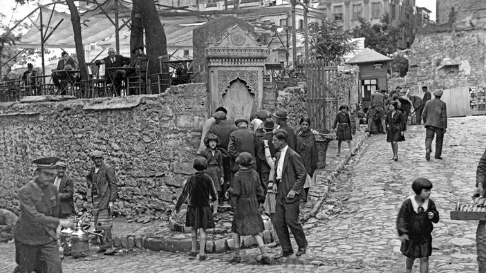Osman Cemal Kaygılı ile İstanbul'un köşe bucağına yolculuklar