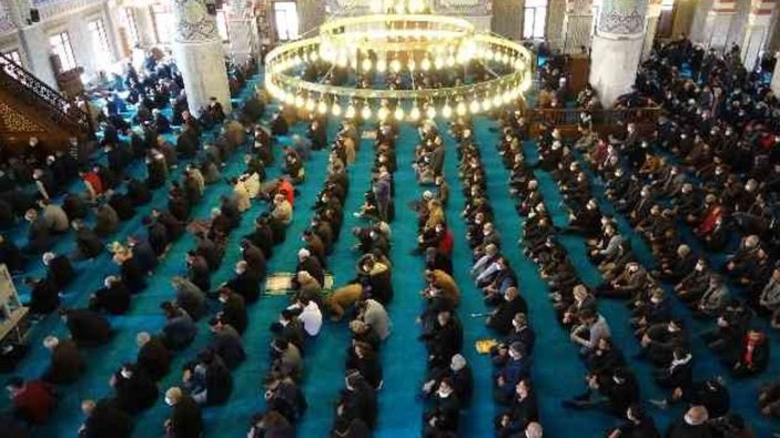 Cuma vakitleri: 25 Nisan 2025 il il namaz saatleri! İstanbul, Ankara, İzmir...