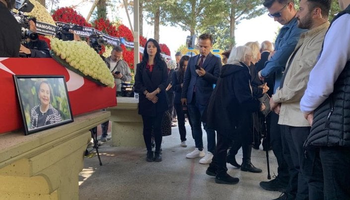Sanatçı Ayten Gökçer'in cenaze töreni düzenlendi