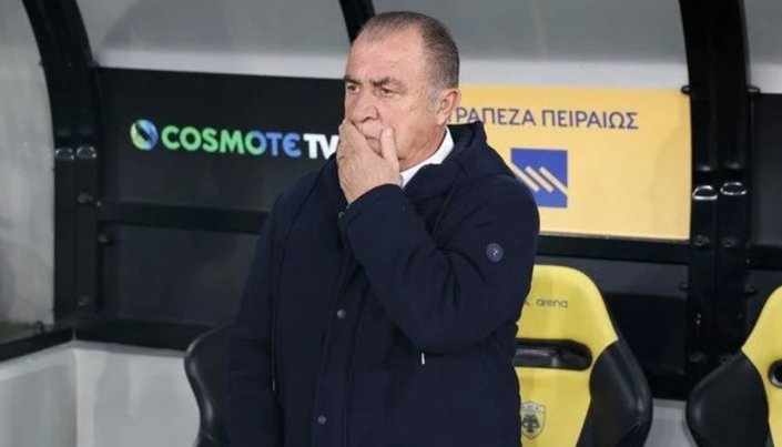 Fatih Terim'li Panathinaikos, PAOK'a yenilerek şampiyonluğu kaybetti