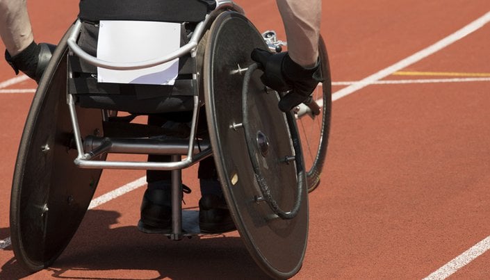 Engelli sporcuların kullandıkları tekerlekli sandalyelerin tekerlekleri bakın neden eğimliymiş…