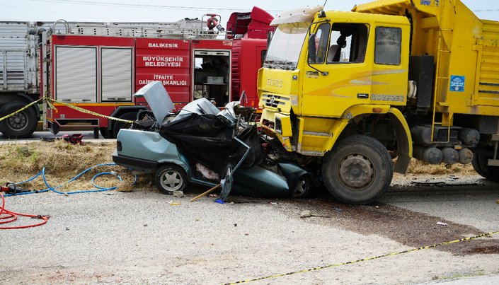 Edremit - İzmir yolunda trafik kazası: 3 ölü, 1 yaralı