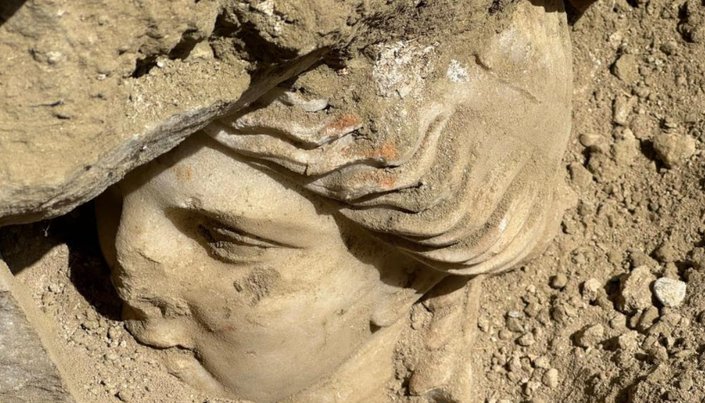 Denizli'de yapılan arkeolojik kazılarda sağlık tançırasının başı bulundu