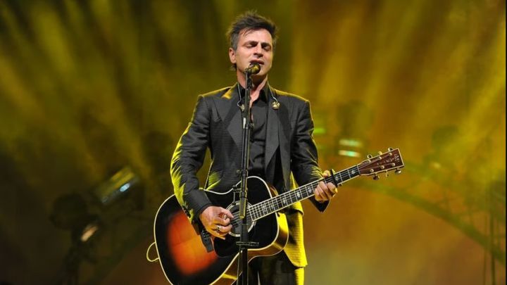 Teoman'ın sahnesinde şaşırtan anlar! Dansına yorum yağdı