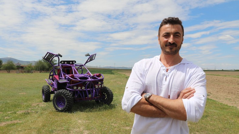 Eskişehir'de filmden etkilendi: 13 ayda 900 bin TL'ye arazi aracı yaptı