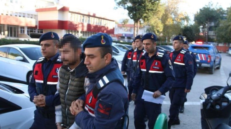 Adana'da işlediği cinayeti canlı yayında itiraf etti
