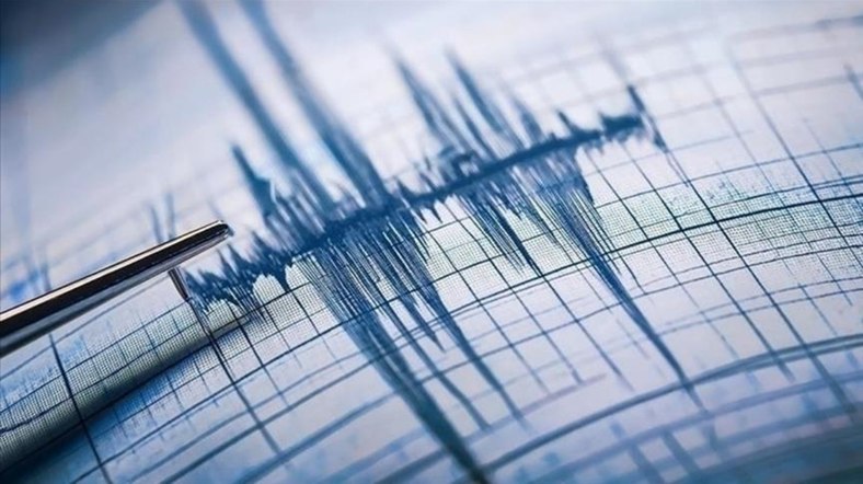 Ege Bölgesi'nde son 15 saatte 19 deprem