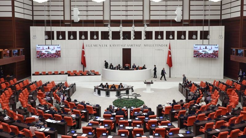 Sağlık çalışanlarının mali haklarını iyileştiren teklif, TBMM'de kabul edildi