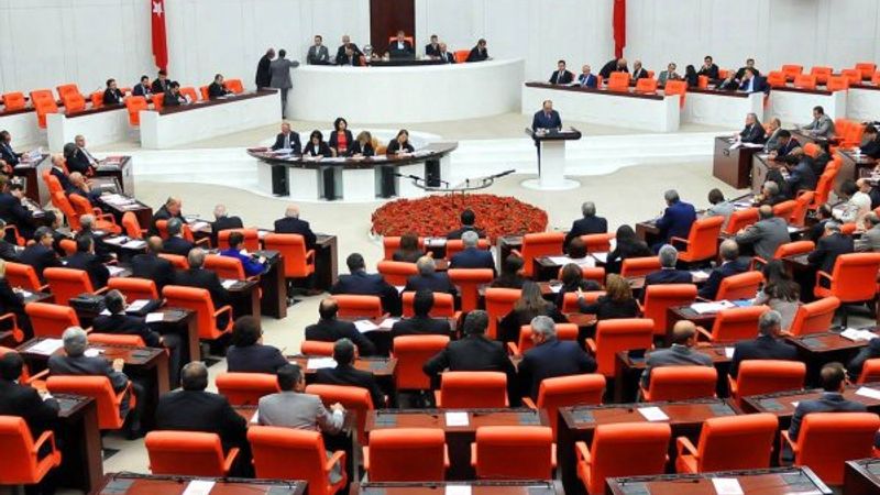 AK Parti'den muhalefete 'barolar düzenlemesi' ziyareti