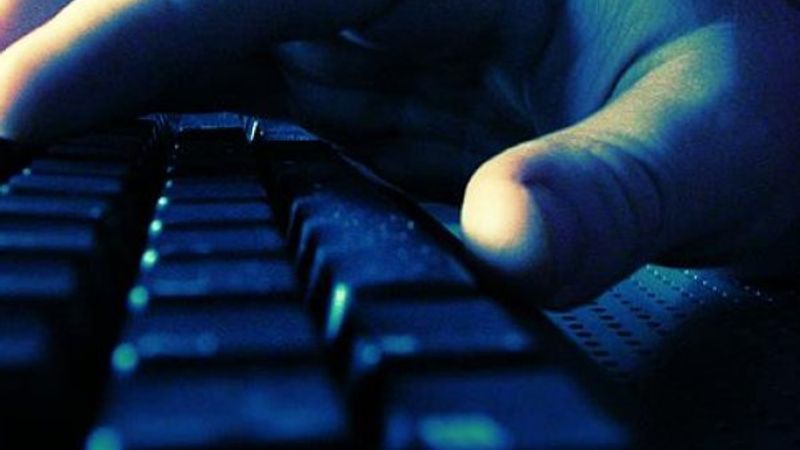 Müslümanları aşağılayan karikatürü paylaşan kişi tutuklandı